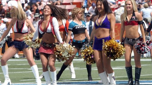 cheerleaders-560455_1280