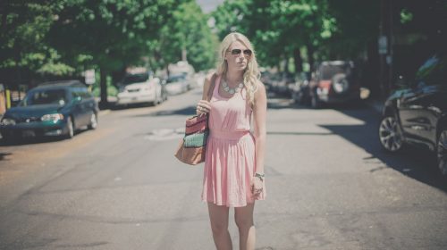 girl-926331_1920